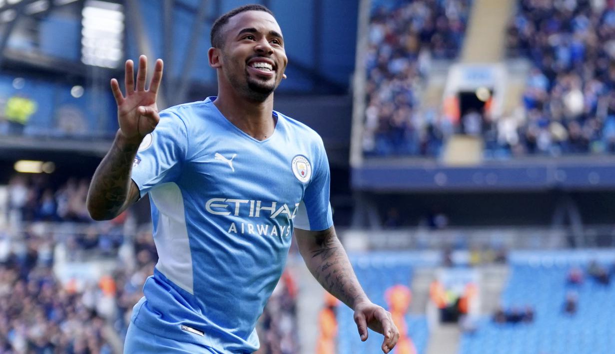 <p>Manchester City berhasil meraih tiga poin kala menjamu Watford di Etihad Stadium dalam duel pekan ke-34 Premier League 2021/2022. Anak asuh Pep Guardiola tanpa ampun menghajar tim tamu dengan skor telak 5-1. (AP/Jon Super)</p>