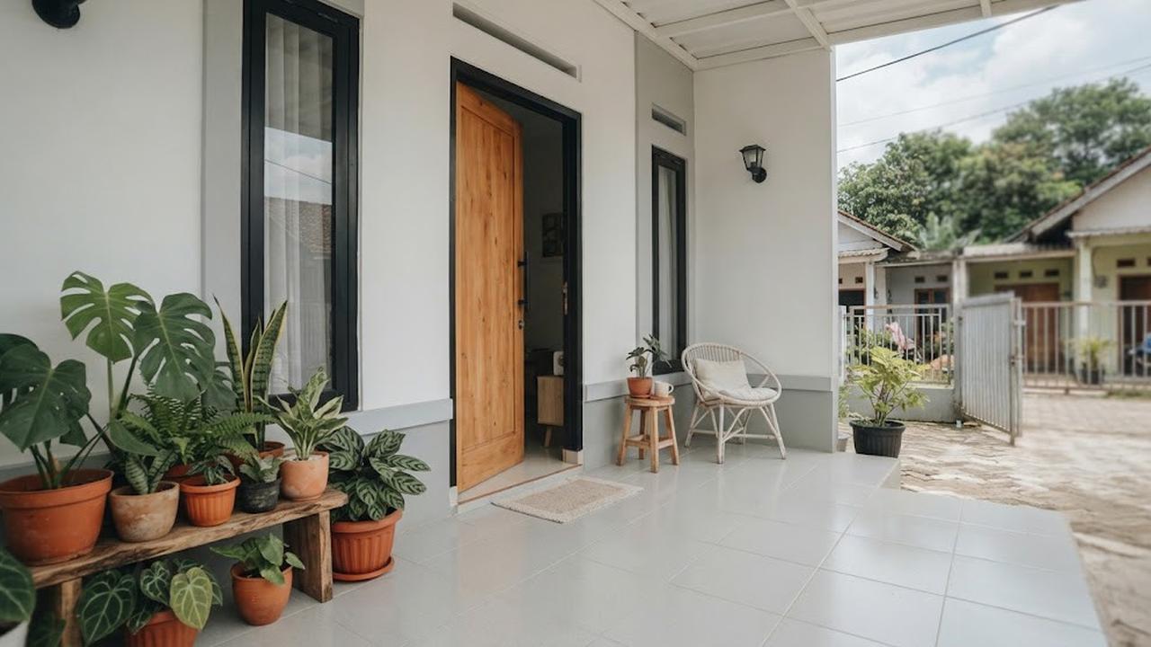 Warna keramik lantai yang cocok untuk teras rumah kecil model abu-abu muda