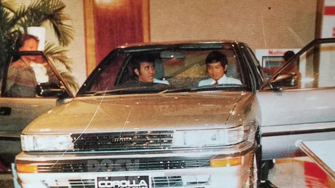 adalah mobil Toyota jenis Liftback Corolla