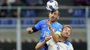 Di laga lain, Italia berhasil menaklukkan Inggris dengan skor tipis dalam duel matchday 5 Grup 3 UEFA Nations League A 2022/2023, Sabtu (24/9/2022) yang berlangsung di Stadion San Siro. (AP via LaPresse/Spada)