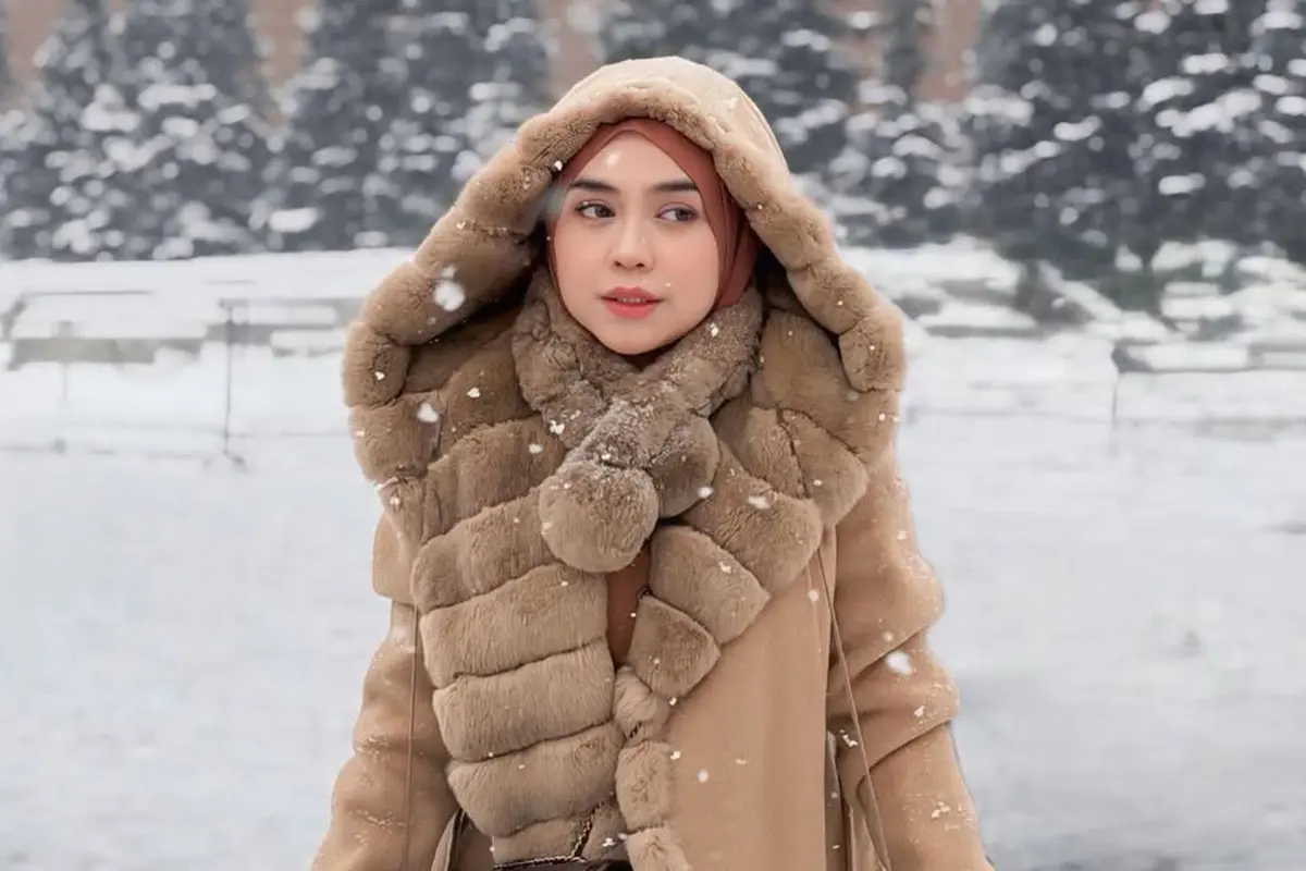 Gaya Ria Ricis Liburan di Moscow (Instagram/@riaricis1795)