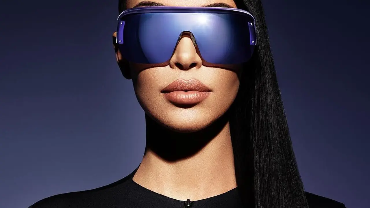 Musim Semi Makin Gaya dengan Kacamata Hitam dari Kim Kardashian