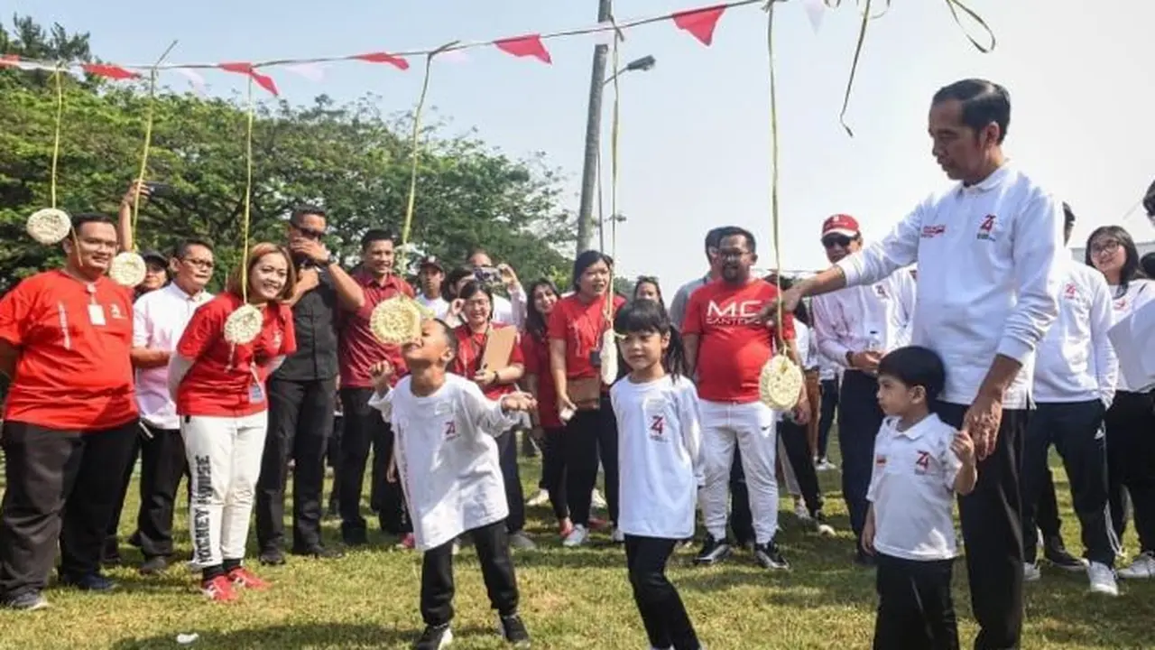 Wajah Datar Jan Ethes Saat Diajak Ikut Lomba Makan Kerupuk di Istana Bogor