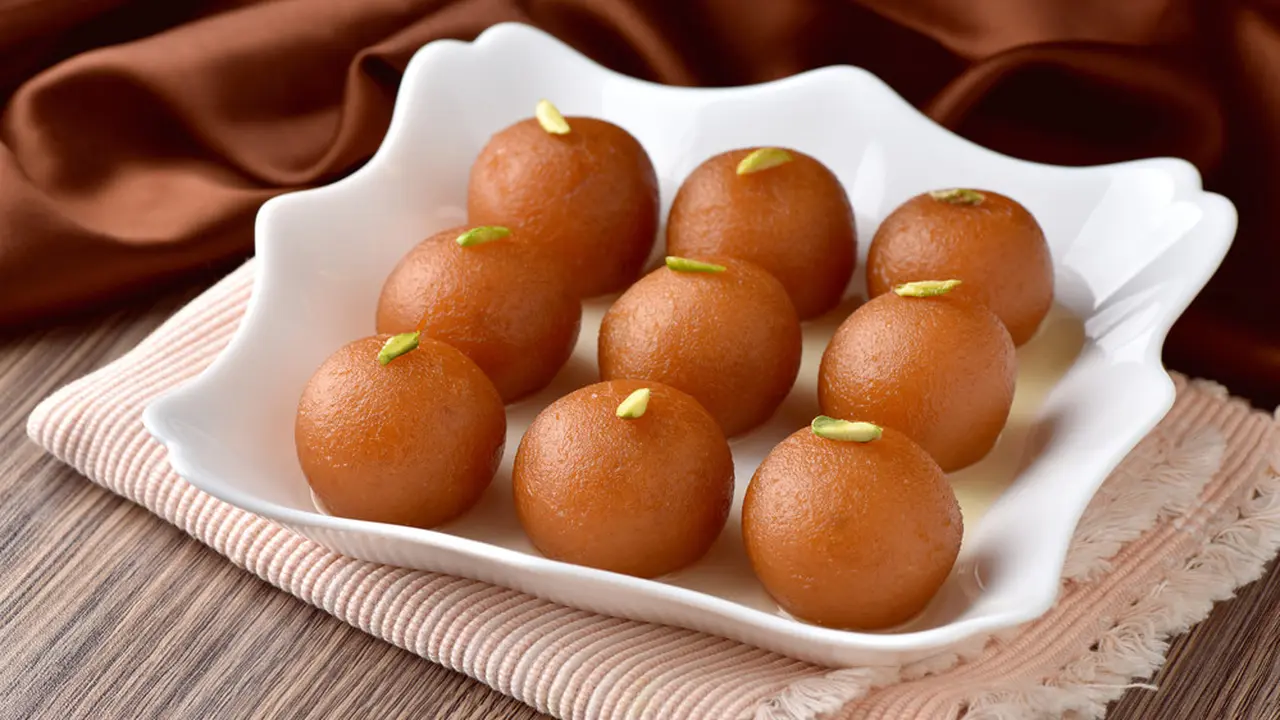 manisan india gulab jamun
