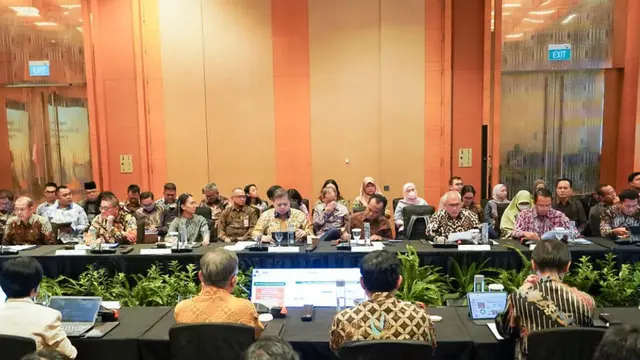 Plenary Meeting Indonesia-Singapura Six Bilateral Economic Working Groups yang berlangsung di Hotel Marina Bay Sands Singapura, Jumat (7/6/2024). (Foto: Kemenkoperekonomian)