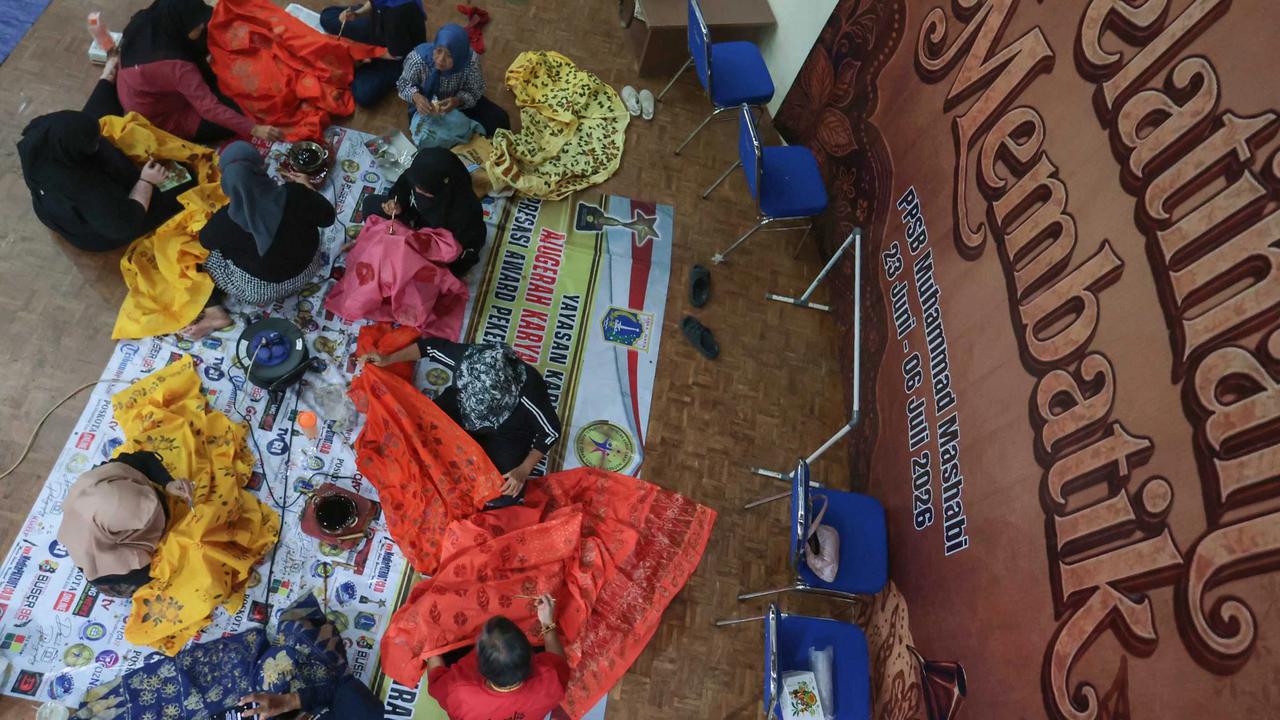 FOTO: Puluhan Peserta Asah Keterampilan Membatik Betawi