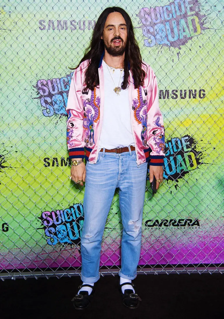 Simak lima nama selebritas pria yang dinobatkan dengan gaya fashion terbaik. 