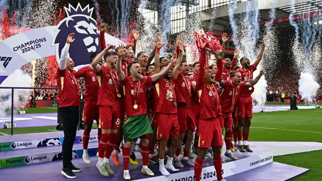 Penantian Panjang Usai, Liverpool Angkat Trofi Juara Liga Inggris di Anfield