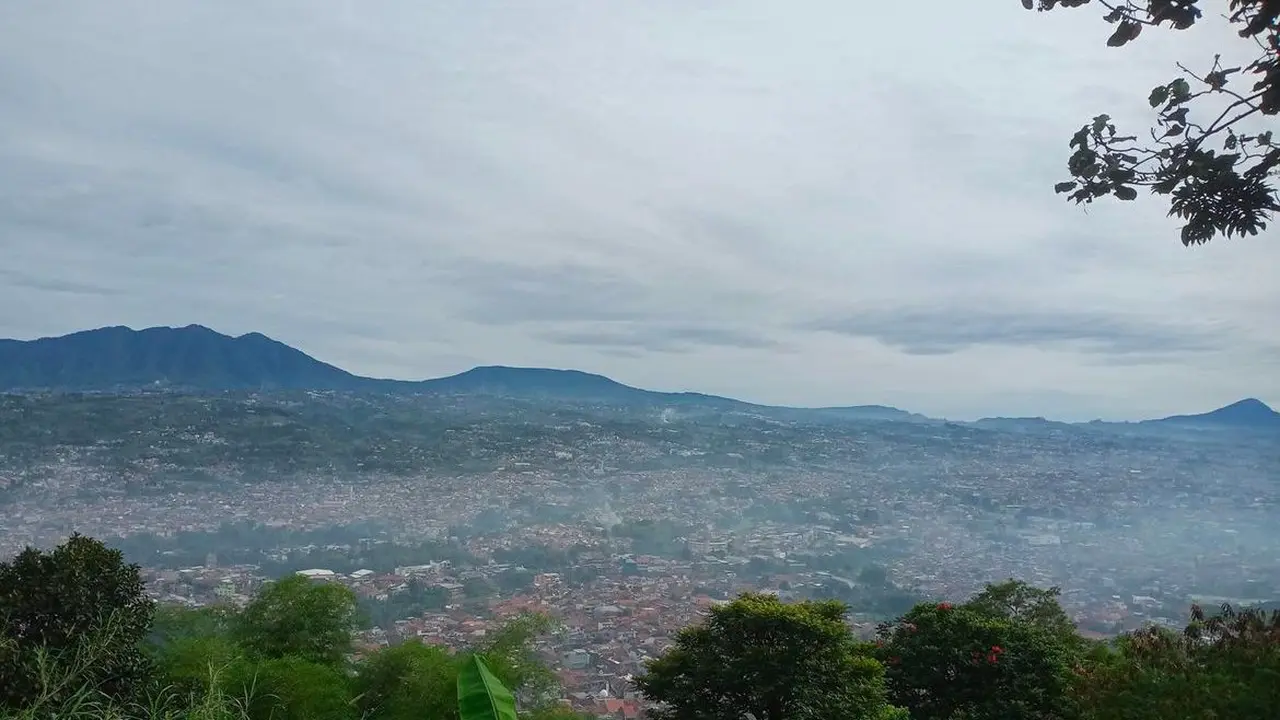 Gunung Bohong https://www.instagram.com/p/DDBPo_1JVwu/?igsh=a2FrejI2dmZ0ZW05