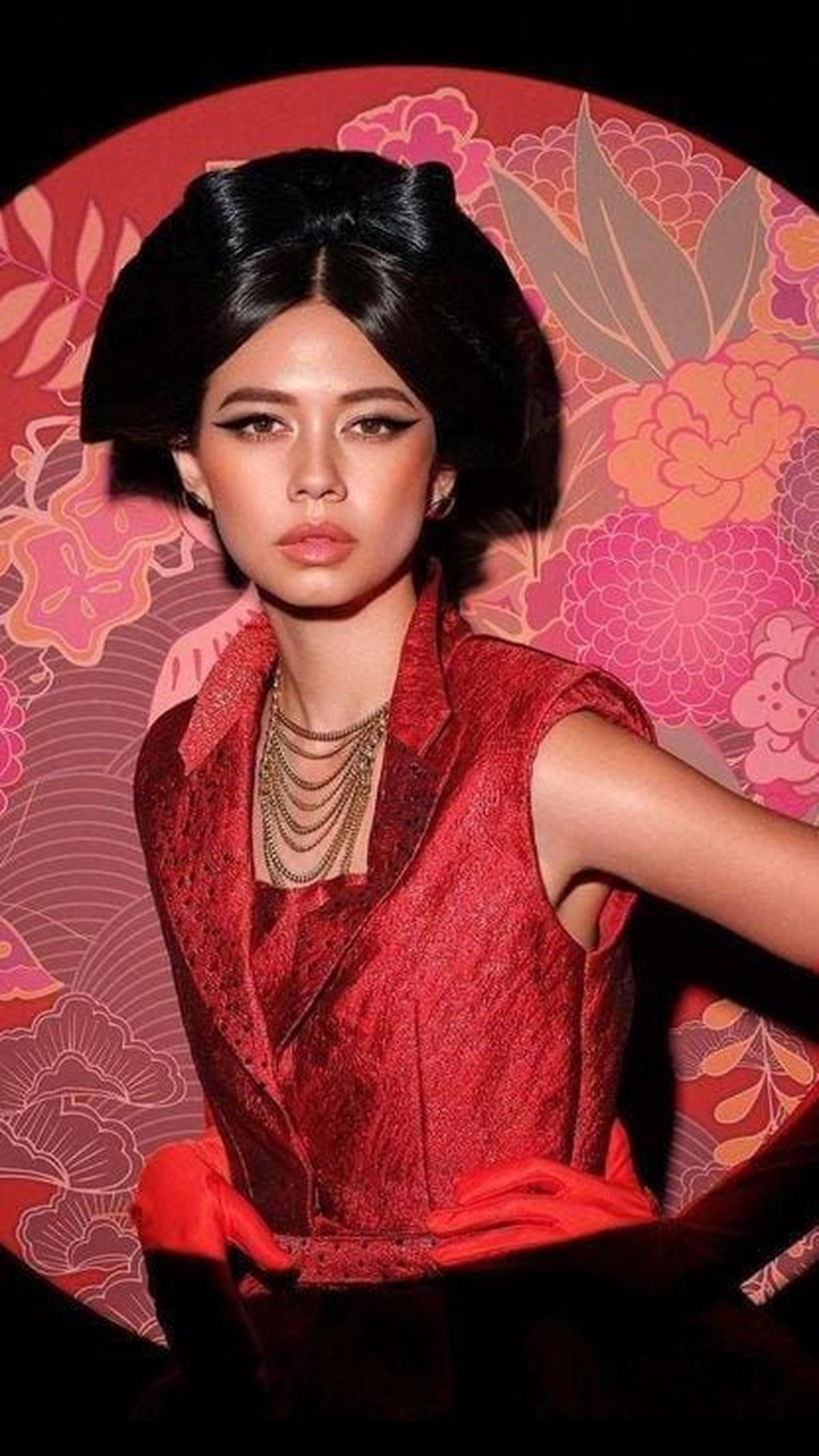 Style baju Jepang dan hair style Jepang yang menjadikan Yuki tampil cantik bak wanita Jepang. (foto : instagram.com/yukikt)