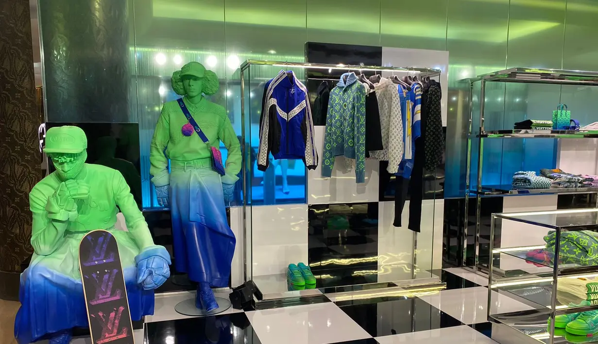 Kabar gembira dari Louis Vuitton Indonesia! Louis Vuitton MSS’22 POP UP dibuka untuk umum di Plaza Indonesia mulai 10 Februari hingga 15 Maret 2022. /Foto: Fimela.com - Adinda Tri Wardhani.