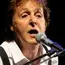 Paul McCartney adalah seorang penyanyi kelahiran Inggris