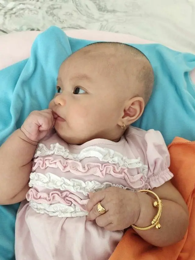 Putri Zaskia Gotik