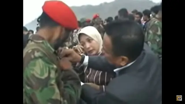Miing Bagito saat mengikuti pembaretan anaknya