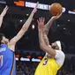 Duel pemain Lakers melawan Thunder di lanjutan NBA (AP)