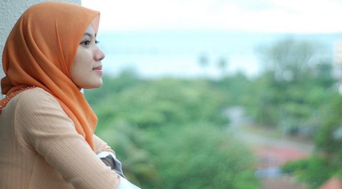Bila Masalahmu Terasa Berat Ada Tuhan Yang Kapan Saja Bisa Diajak Curhat Lifestyle Fimela Com