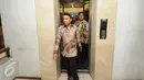 Sekjen Partai Golkar versi Munas Ancol, Zainudin Amali (depan) bersiap mengikuti rapat internal di kantor DPP Partai Golkar, Jakarta, Kamis (22/10/2015). Rapat berlangsung tertutup. (Liputan6.com/Helmi Fithriansyah)