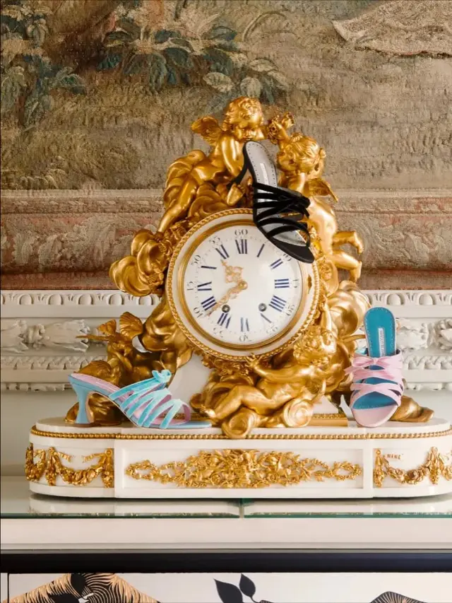 Dari Hidup Mewah Marie Antoinette, Manolo Blahnik Ciptakan Koleksi Sepatu Bak Sang Ratu