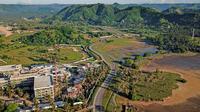 Proyek pengembangan pesisir Mandalika yang diusulkan menjadi lokasi balapan MotoGP di Mandalika, selatan Lombok, 23 Februari 2019. Penantian Indonesia selama lebih dari 2 dekade untuk kembali menggelar balapan MotoGP akhirnya terealisasi. (ARSYAD ALI/AFP)