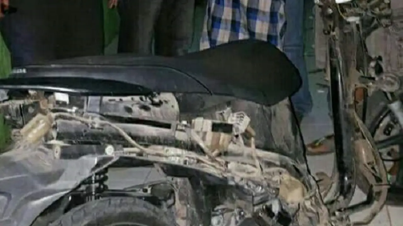 Hilangkan Jejak, Pencuri Ini Preteli Motor Curian Hanya 5 Menit