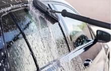 Mana yang Lebih Murah, Mencuci Mobil Sendiri atau Jasa Cuci?