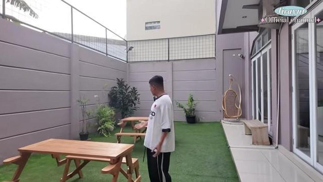 14 Potret Rumah Jirayut di Indonesia, Hunian Modern Minimalis dengan 16 Kucing dan Garasi 4 Mobil