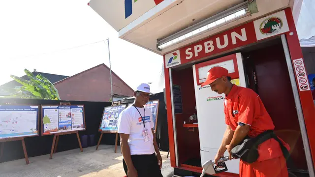 SOLUSI Nelayan menjadi salah satu cara jitu penyaluran BBM yang lebih tepat sasaran. Tercatat, melalui program ini telah disalurkan lebih dari 113 ribu liter BBM untuk kebutuhan melaut dan mencari ikan.