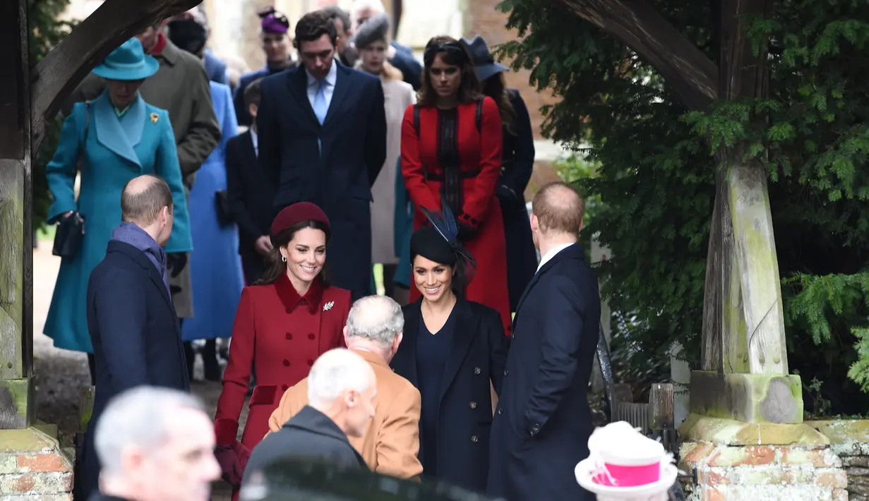 FOTO Gaya Kate Middleton dan Meghan Markle Saat Natal Foto