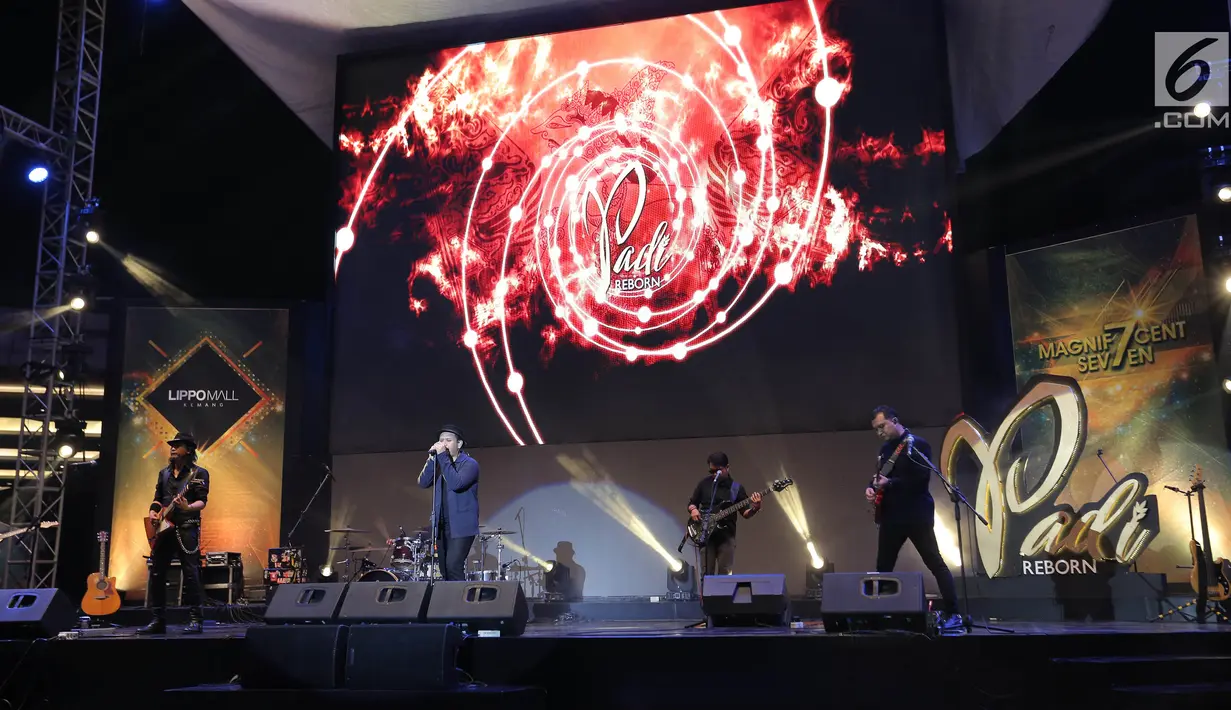 Grup Musik Padi Reborn tampil pada acara Magnificent Seven with Padi Reborn di Avenue of the Stars, Lippo Mall Kemang, Jakarta, Jumat (27/9/2019). Padi Reborn tampil memukau dalam rangka merayakan ulang tahun yang ke-7, Lippo Mall Kemang tersebut. (Kapanlagi.com/Budy Santoso)