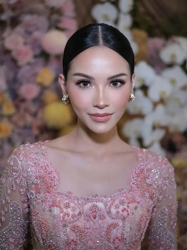Detail Makeup Alyssa Daguise Saat Siraman, Tampil Glowing dengan Nuansa Pinkish Glam