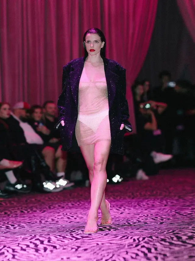 Alexander Wang Kembali Muncul di NYFW Pasca Skandal Pelecehan Seksual, Tuai Kecaman dan Dukungan