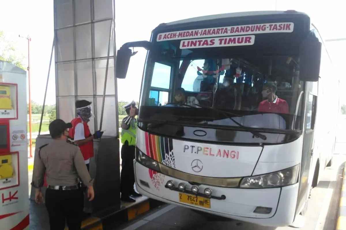 Supir Bus AKAP Asal Medan Nekat Bawa Mudik Penumpangnya ke Pulau Jawa