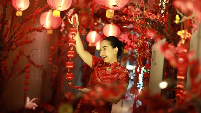 Aksi Kungfu Tea hingga Hidangan Khas Tiongkok Ramaikan Nuansa Tahun Baru Imlek