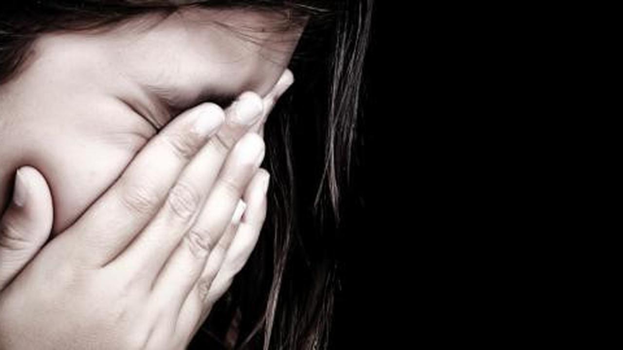 Di tengah asap kemenyan, dukun cabuli gadis 24 kali