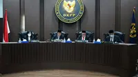 DKPP saat membacakan putusan pemecatan terhadap Zubair Mooduto, Anggota Bawaslu Pohuwato (Arfandi Ibrahim/Liputan6.com)