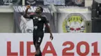 Striker TIRA Persikabo, Osas Marvellous, merayakan gol ke gawang Persib Bandung pada laga Piala Presiden 2019 di Stadion Si Jalak Harupat, Bandung, Sabtu (2/3). Persib kalah 1-2 dari TIRA. (Bola.com/Yoppy Renato)