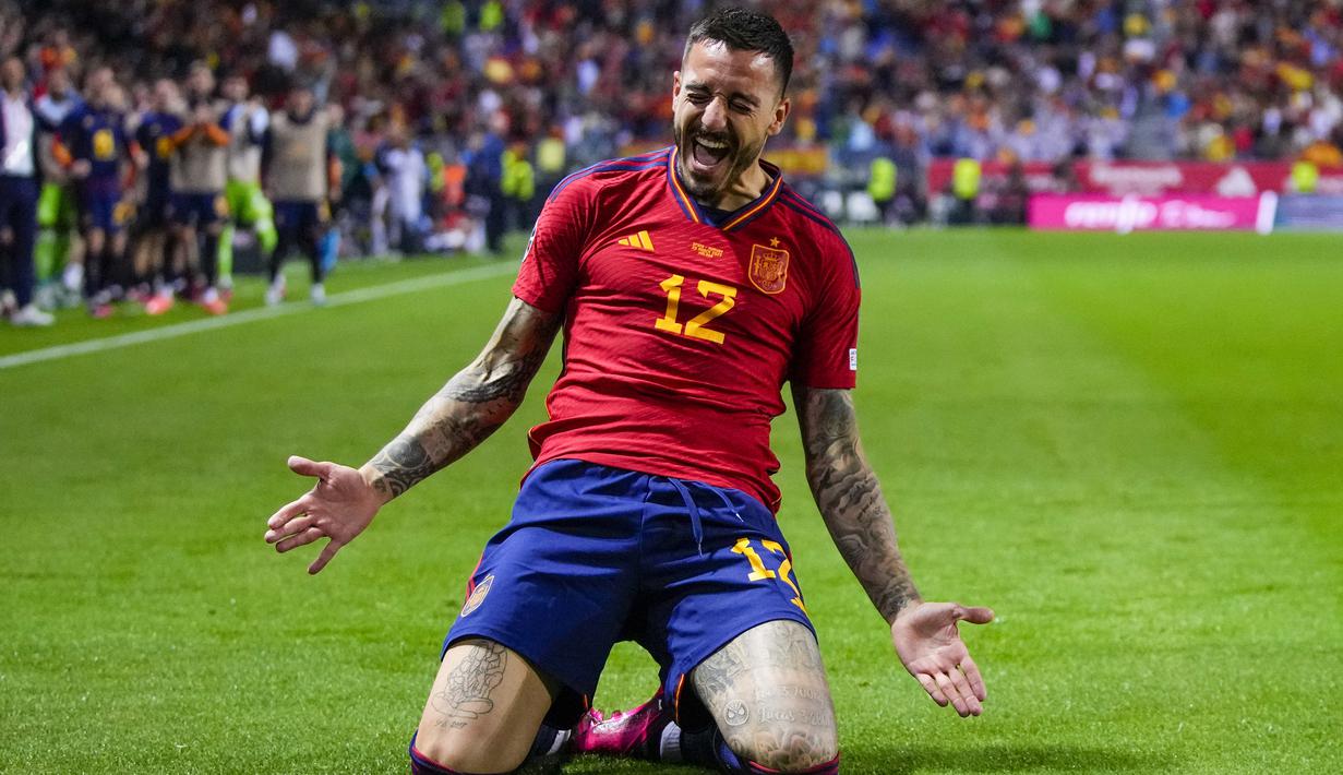 Selebrasi striker Spanyol, Joselu setelah menjebol gawang Norwegia pada laga kualifikasi Euro 2024 Grup A di La Rosaleda Stadium, Malaga, Spanyol (25/3/2023). Joselu total mencetak dua gol bagi Spanyol dalam dua laga kualifikasi Euro 2024. Dua gol tersebut dilesakkan saat laga debutnya yang hanya 9 menit ke gawang Norwegia saat menang 3-0, sementara di laga kedua menghadapi Skotlandia ia gagal menyumbang gol saat kalah 0-2. (AP Photo/Manu Fernandez)