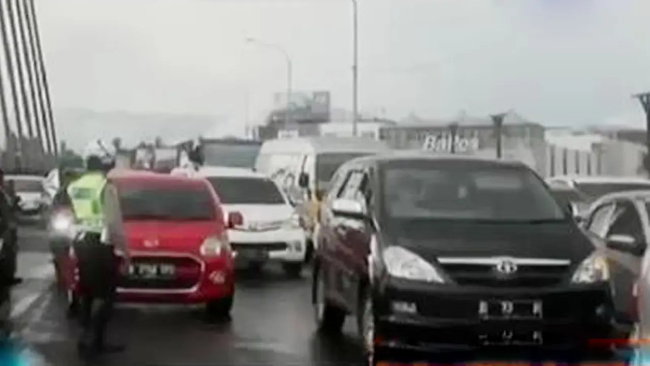 VIDEO: Banjir Surut, Jalan Pasteur Bandung Macet 3 Kilometer