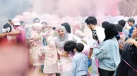 Suasana pesta gender reveal kehamilan Aurel Hermansyah (Foto: Instagram attahalilintar)