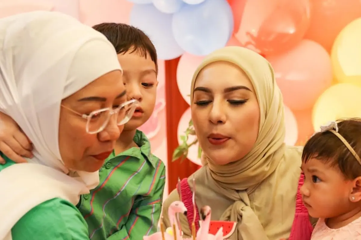 Anak kedua Irish Bella berulang tahun yang pertama