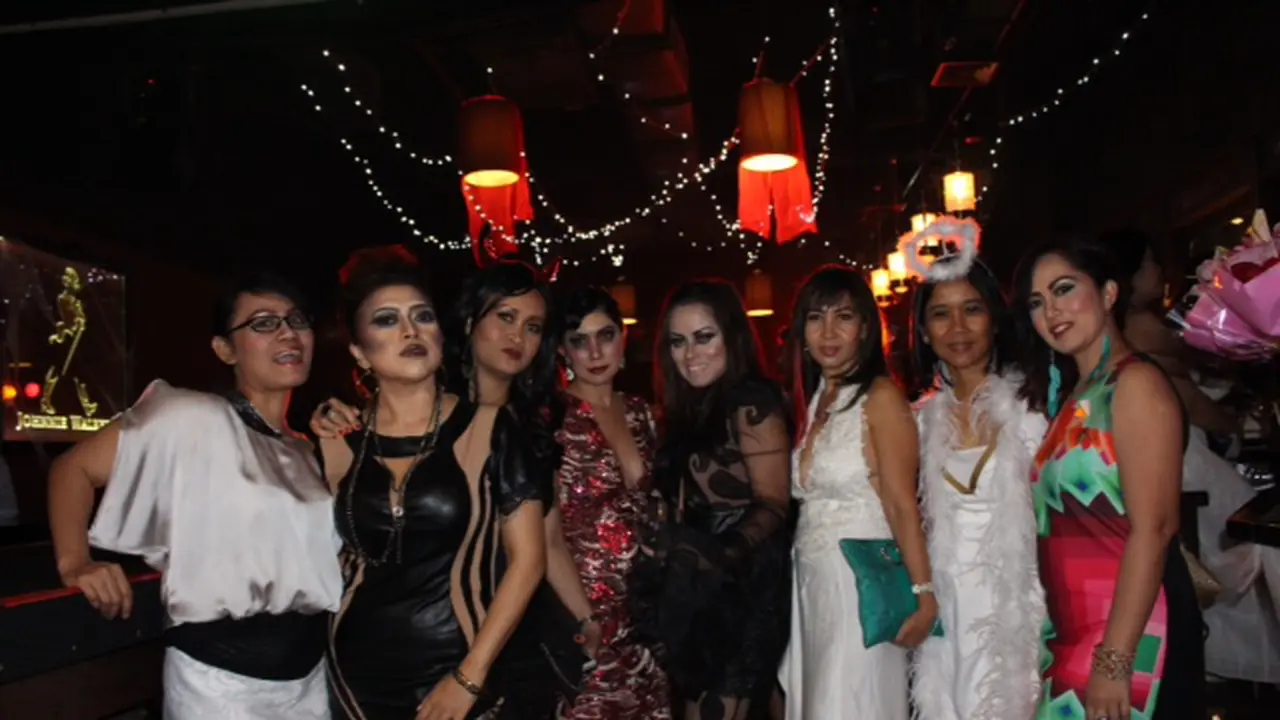 Artis dan Model Seksi Meriahkan `Angel's &amp; Devil's Party`