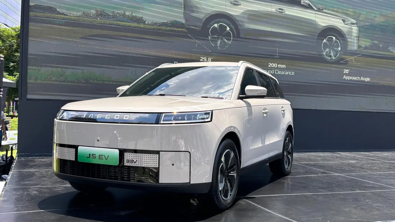 Hargannya Selisih Rp 50 Juta, Ini Beda Jaecoo J5 EV Standard dan Premium (Arief A/Liputan6.com)