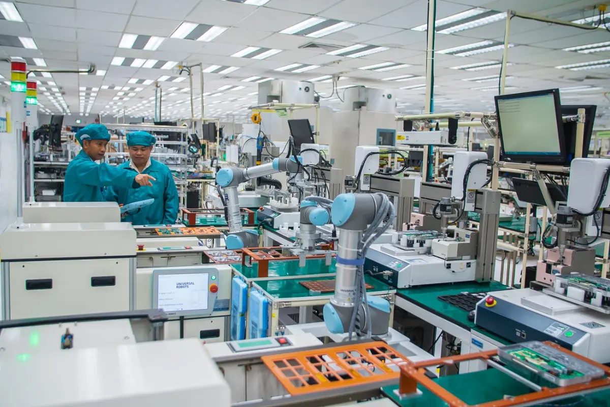 Penggunaan robot di industri manufaktur