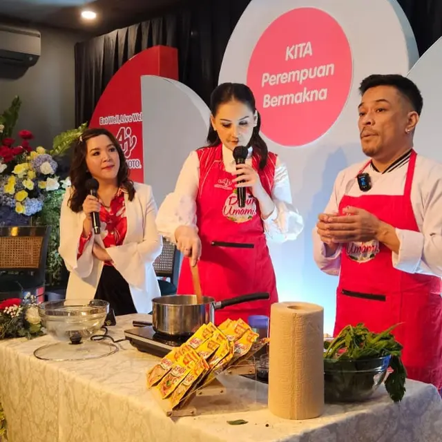 Mona Ratuliu ketika menghadiri program KITA Perempuan Bermakna yang digelar di Jakarta, 8 Maret 2023. (Foto: Dok. Instagram @monaratuliu)