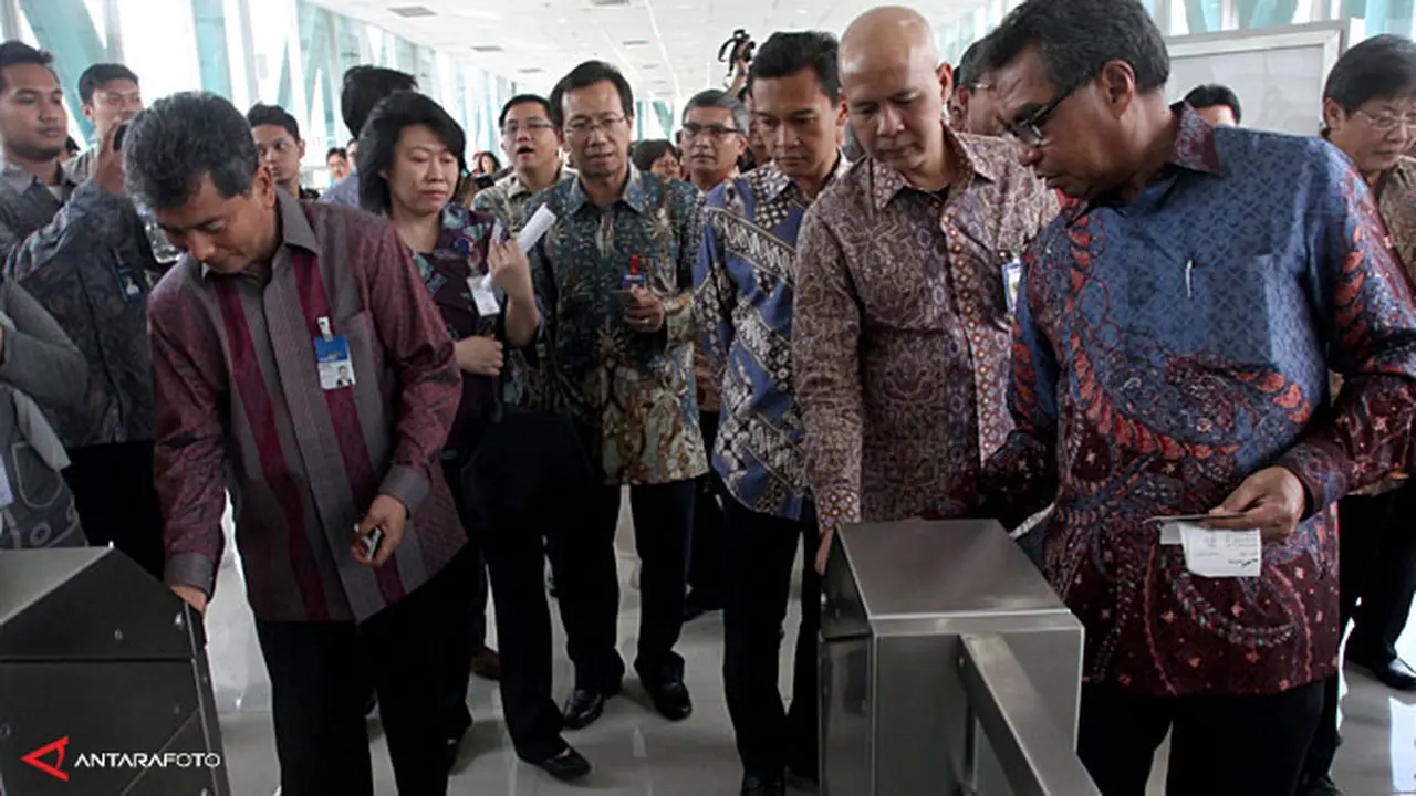 tiket-bandara-kualanamu-130709b.jpg