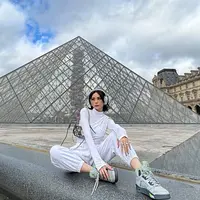 Sosoknya sempat viral bersamaan dengan Citayem Fashion Week, kini Tamara Dai sudah melenggang di kancah permodelan Internasional. Selain Tamara, diketahui bahwa aktris Ariel Tatum pun turut menjadi salah satu model yang melenggang di Paris Fashion Week. (Liputan6.com/IG/@tamaradai)