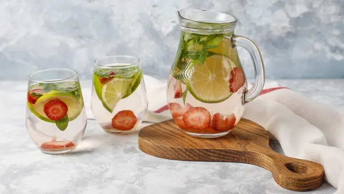 Fruit Infused Water Membantu Menjaga Kesehatan Tubuh