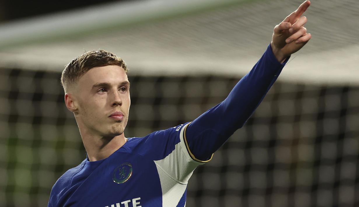 Adaptasi menjadi hal penting bagi seorang pemain saat membela klub barunya. Ada yang membutuhkan waktu yang lama, namun tak sedikit pula yang langsung nyetel dengan klub barunya hingga mampu tampil gacor dengan mencetak banyak gol. Seperti tiga pemain Chelsea berikut yang mampu mencetak 20 gol atau lebih pada musim debutnya di Liga Inggris. (AP Photo/Ian walton)