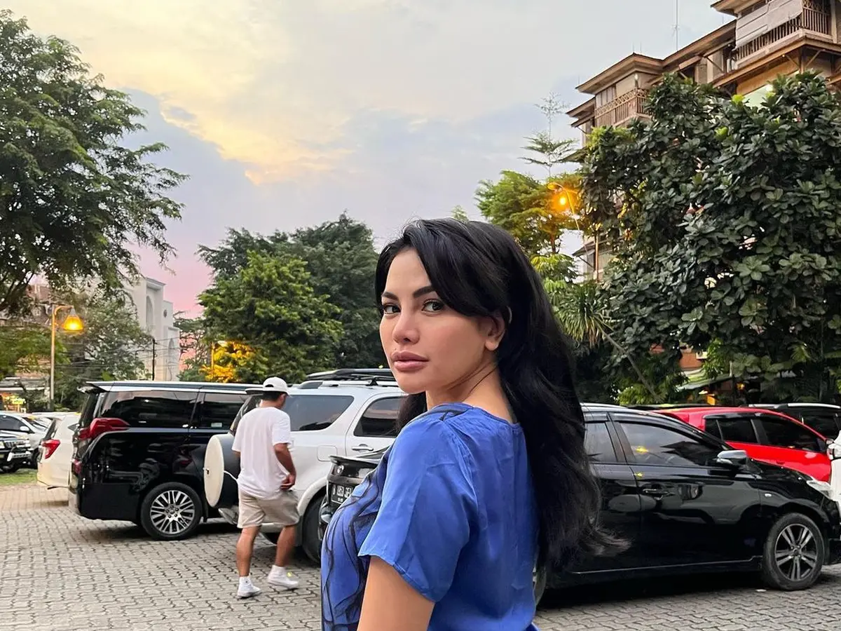 Nikita Mirzani Peringatkan Nindy Ayunda: Aku Akan Lakukan Hal Yang Sama,  Kirim 100 Papan Bunga - ShowBiz Liputan6.com
