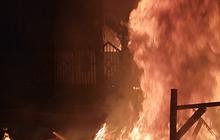 Detik-Detik Gedung DPRD Makassar Dibakar, Walkot Dievakuasi saat Rapat Paripurna